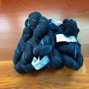 NWT Cloudborn Fibers Superwash Merino Worsted Twist Splash “Caspian Sea”